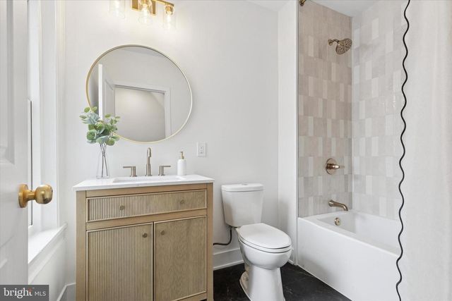 34 S FRANKLIN ST, Boyertown, PA 19512