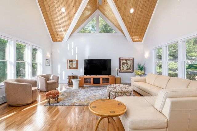 86 Summersea Road, Mashpee, MA 02649