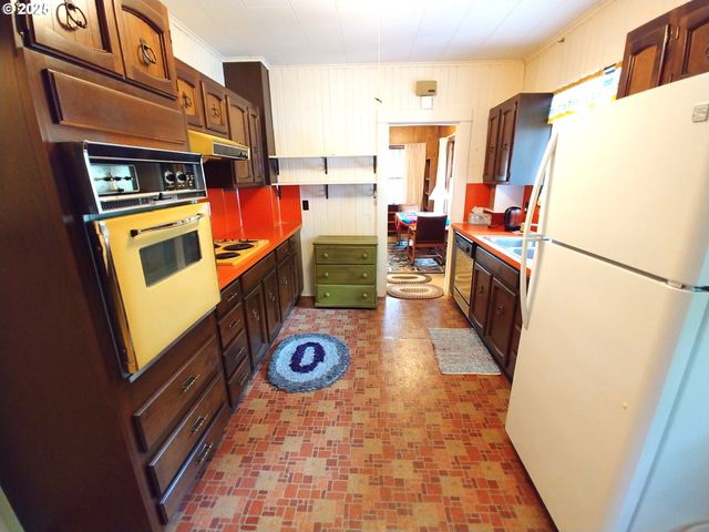 539 FIR St, Cannon Beach, OR 97110