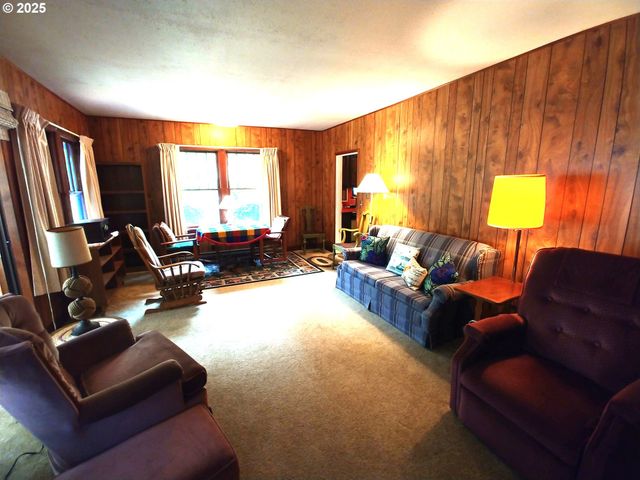 539 FIR St, Cannon Beach, OR 97110