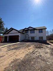 520 Lois Lane, Lino Lakes, MN 55014