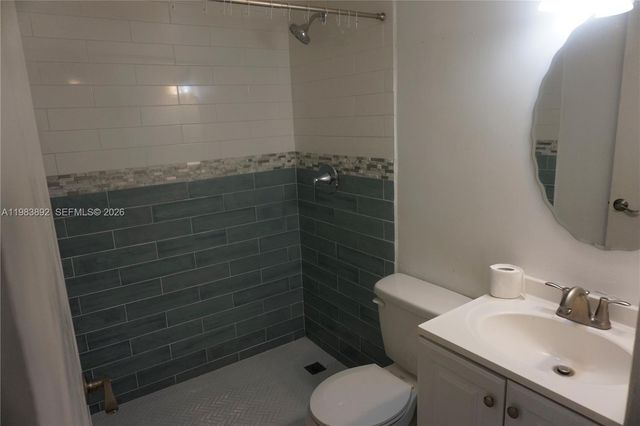 15480 SW 82nd Ln 211, Miami, FL 33193