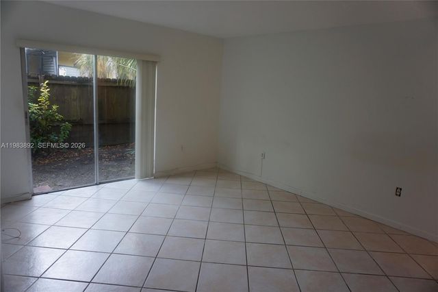 15480 SW 82nd Ln 211, Miami, FL 33193