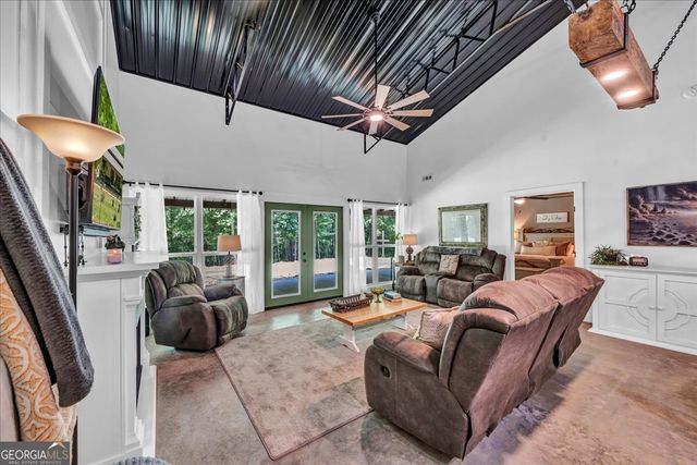 627 Johnstonville Road, Barnesville, GA 30204