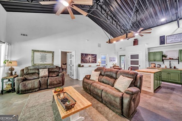 627 Johnstonville Road, Barnesville, GA 30204