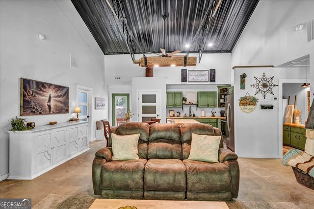 627 Johnstonville Road, Barnesville, GA 30204