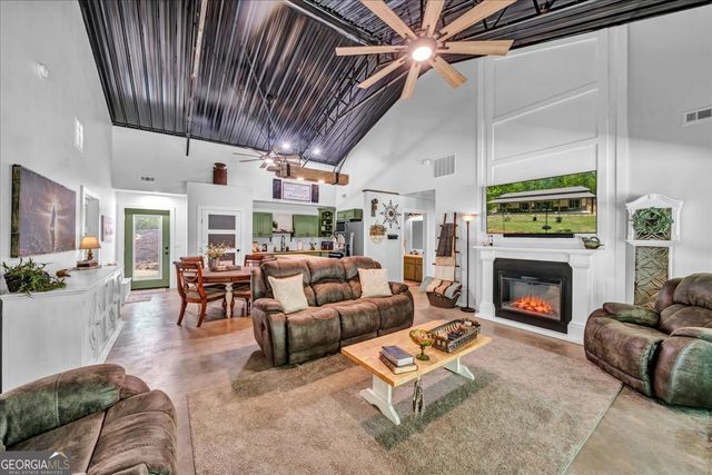 627 Johnstonville Road, Barnesville, GA 30204