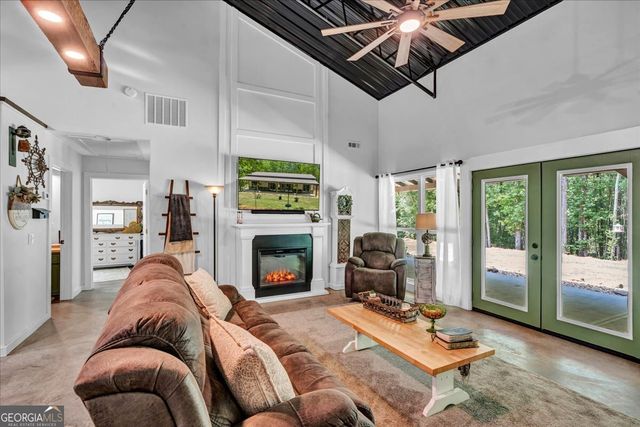 627 Johnstonville Road, Barnesville, GA 30204