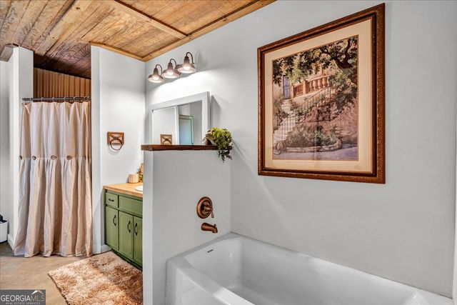 627 Johnstonville Road, Barnesville, GA 30204