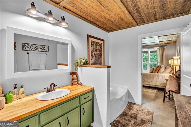 627 Johnstonville Road, Barnesville, GA 30204
