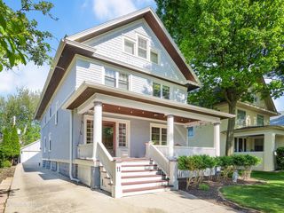11 S Catherine Avenue, La Grange, IL 60525
