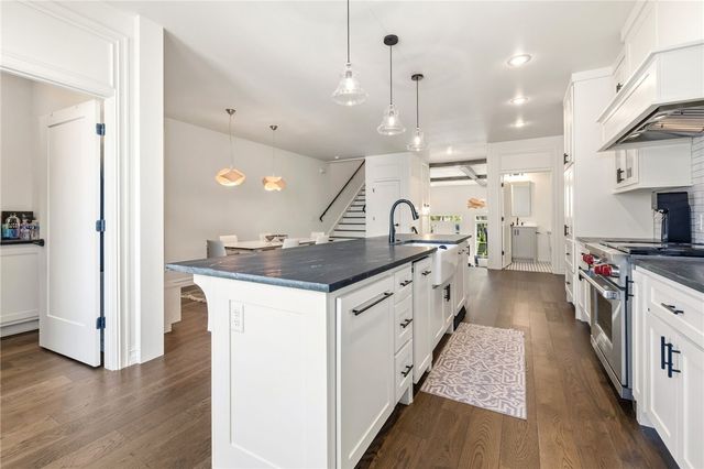 517 SE 6th Street, Bentonville, AR 72712