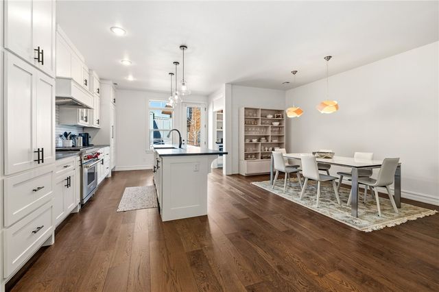 517 SE 6th Street, Bentonville, AR 72712