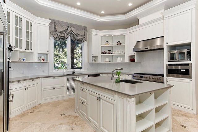 14 Electra Circle, The Woodlands, TX 77382