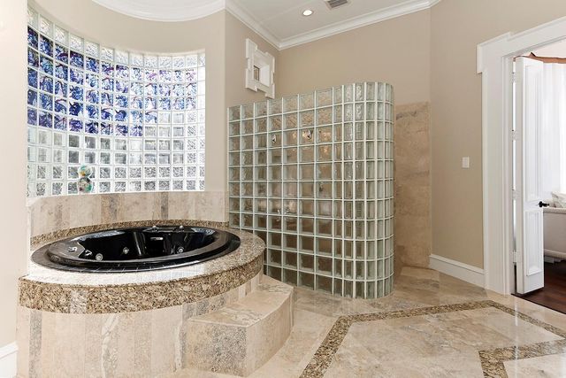 14 Electra Circle, The Woodlands, TX 77382