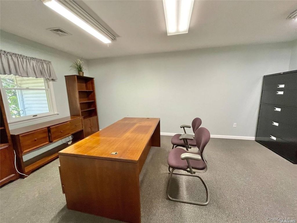 556 W Jericho Turnpike, Smithtown, NY 11787 — photo 5