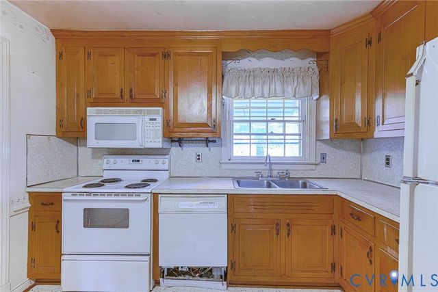 8403 Kaye Dr, Mechanicsville, VA 23116
