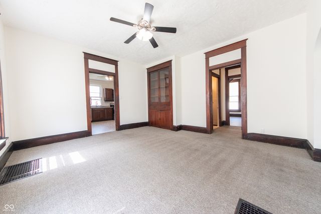 1420 Chestnut Street, Columbus, IN 47201