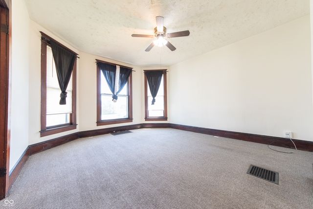 1420 Chestnut Street, Columbus, IN 47201