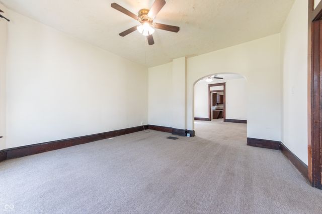 1420 Chestnut Street, Columbus, IN 47201
