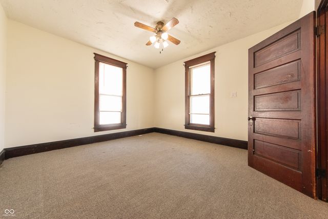 1420 Chestnut Street, Columbus, IN 47201