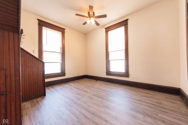1420 Chestnut Street, Columbus, IN 47201