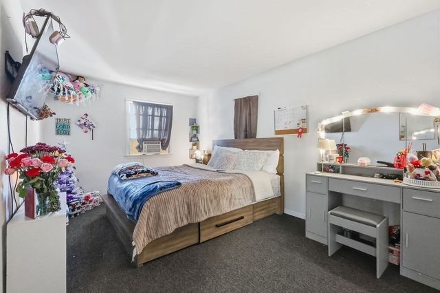 108 Barre St, Springfield, MA 01119