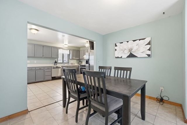 108 Barre St, Springfield, MA 01119