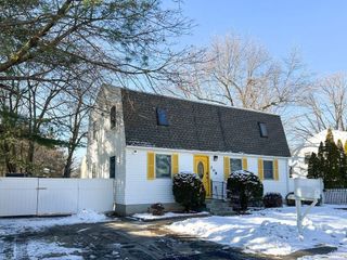 108 Barre St, Springfield, MA 01119