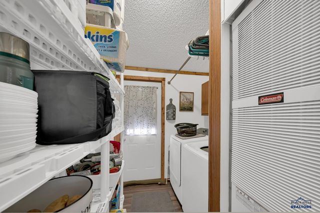 300 E MAIN ST, Hermosa, SD 57744