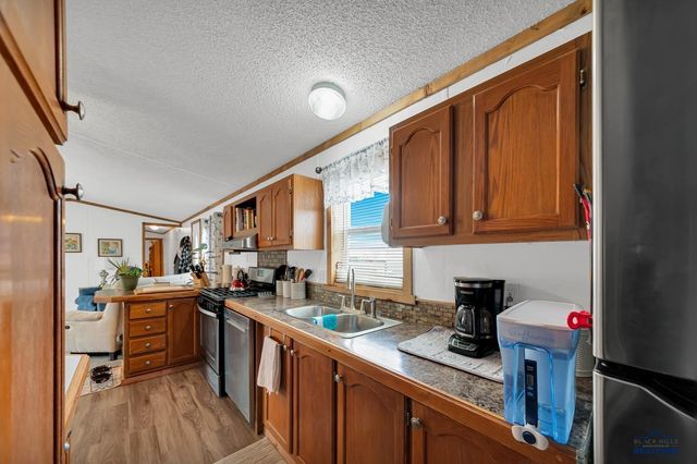 300 E MAIN ST, Hermosa, SD 57744