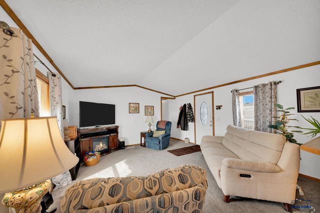 300 E MAIN ST, Hermosa, SD 57744