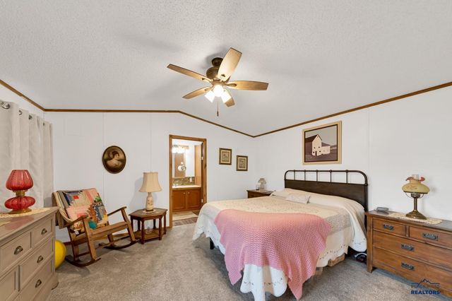 300 E MAIN ST, Hermosa, SD 57744