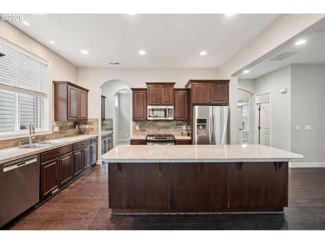 2409 Nw ARNOTT Ln, Portland, OR 97229