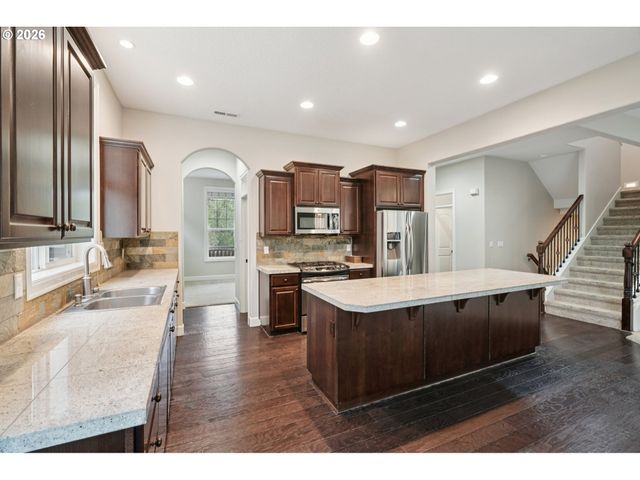 2409 Nw ARNOTT Ln, Portland, OR 97229