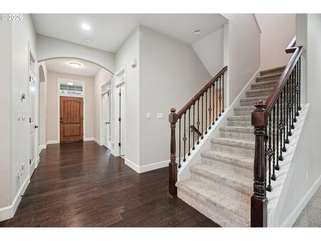 2409 Nw ARNOTT Ln, Portland, OR 97229