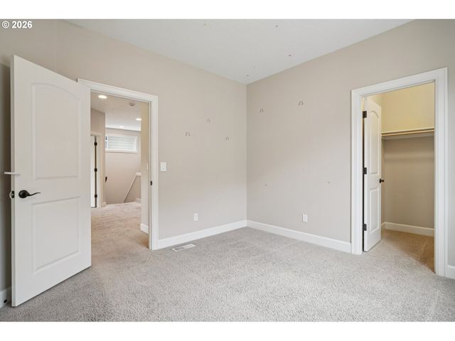 2409 Nw ARNOTT Ln, Portland, OR 97229