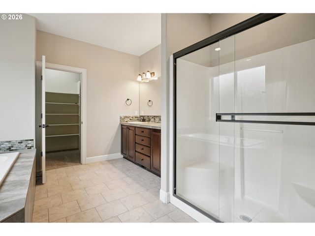 2409 Nw ARNOTT Ln, Portland, OR 97229