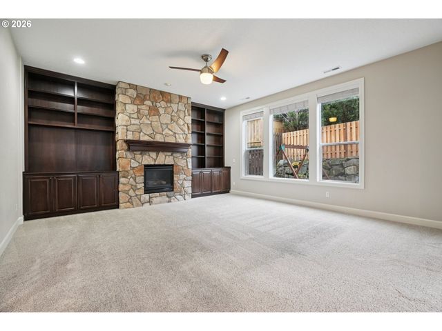 2409 Nw ARNOTT Ln, Portland, OR 97229