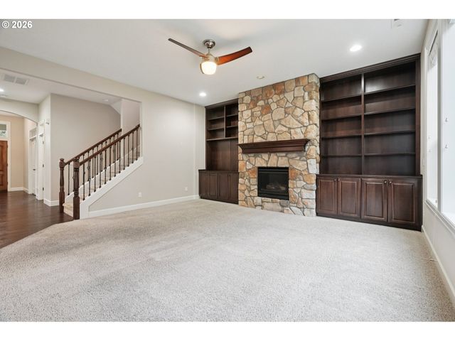 2409 Nw ARNOTT Ln, Portland, OR 97229