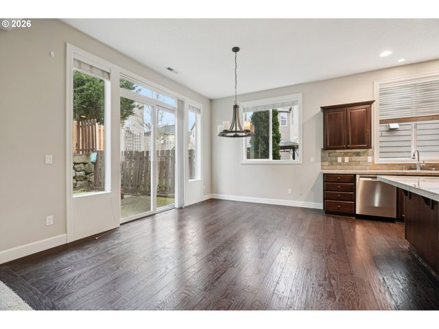 2409 Nw ARNOTT Ln, Portland, OR 97229