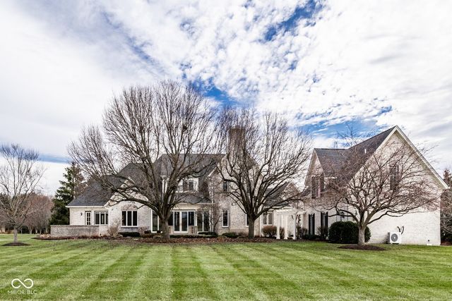 1140 Laurelwood, Carmel, IN 46032