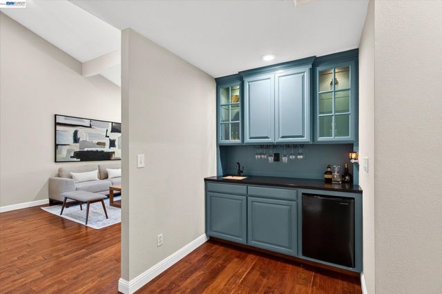 1768 Oro Valley Cir, Walnut Creek, CA 94596