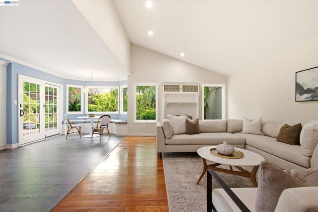 1768 Oro Valley Cir, Walnut Creek, CA 94596