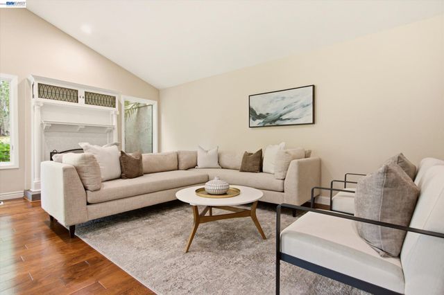 1768 Oro Valley Cir, Walnut Creek, CA 94596