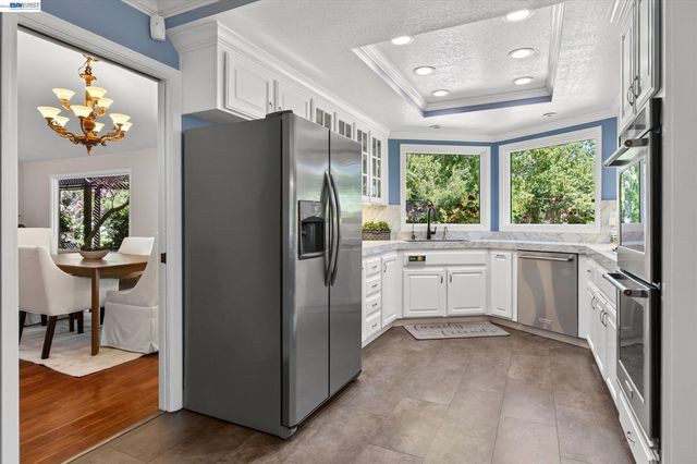 1768 Oro Valley Cir, Walnut Creek, CA 94596