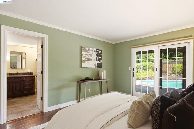 1768 Oro Valley Cir, Walnut Creek, CA 94596