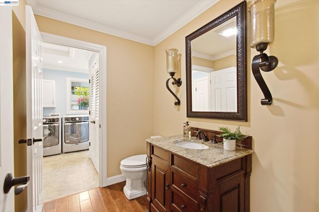 1768 Oro Valley Cir, Walnut Creek, CA 94596