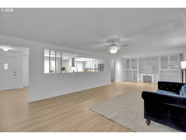 16710 Se SUNNYSIDE Rd, Clackamas, OR 97015