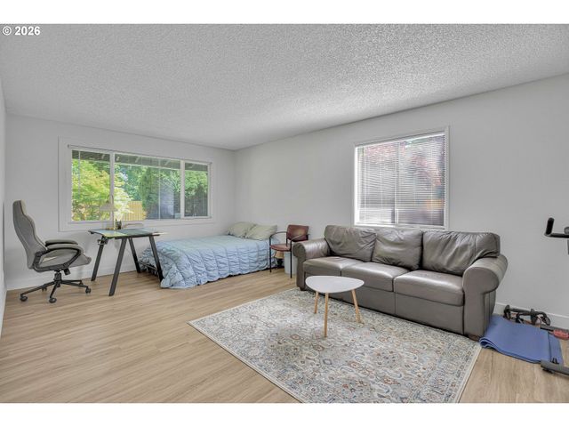 16710 Se SUNNYSIDE Rd, Clackamas, OR 97015